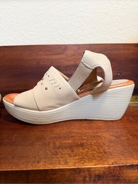 Miz Mooz Striking Beige Leather Women's Beige Wedge Platform Sandal